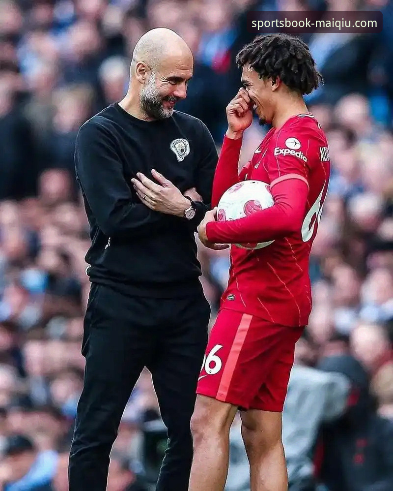 球星场外细节捕捉指南：从阿诺德训练场小插曲看专业体育平台的资讯价值